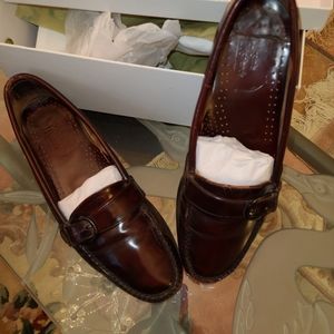 Men's size 12D Virginia Highlands shoes
